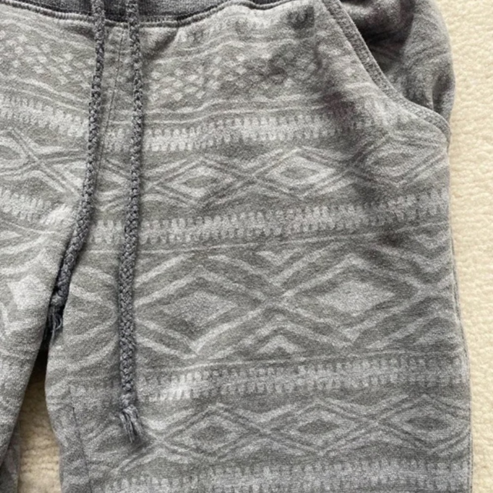 Aztec Print Capri Joggers - Picture 3 of 3